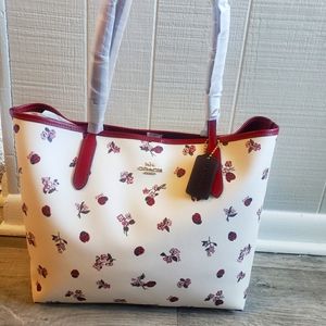 NWT🐞Coach City Tote with Ladybug Floral Print 🐞